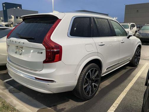2023 Volvo XC90 B5 Plus