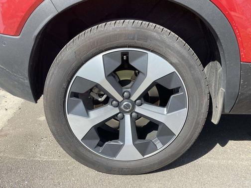 Fusion Red Metallic 2024 Volvo XC40 B5 Plus Bright Theme