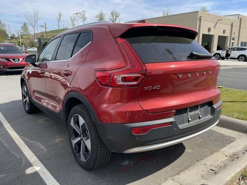 Fusion Red Metallic 2024 Volvo XC40 B5 Plus Bright Theme