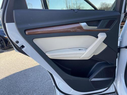 2021 Audi Q5 40 Premium Plus