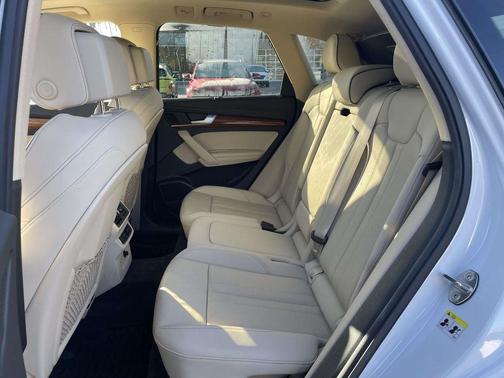 2021 Audi Q5 40 Premium Plus