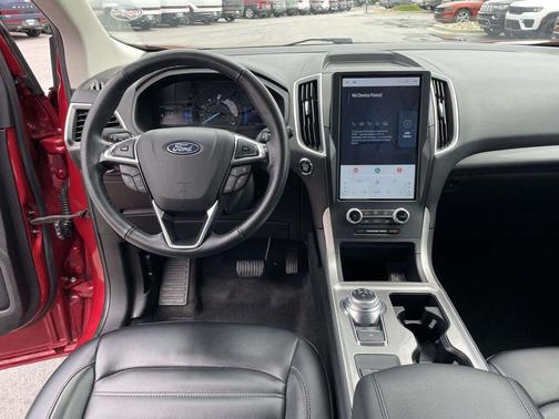 Rapid Red Metallic Tinted Clearcoat 2024 Ford Edge SEL