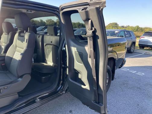 Black 2025 Nissan Frontier SV