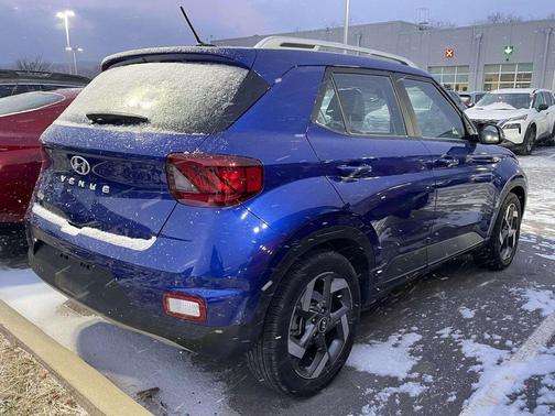 2023 Hyundai VENUE Limited