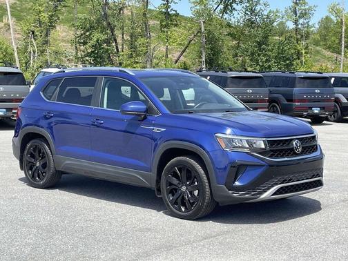 Blue Dusk 2023 Volkswagen Taos 1.5T SE