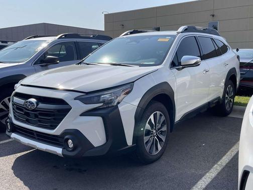 Crystal White Pearl 2025 Subaru Outback Touring XT