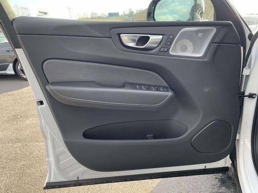 2024 Volvo XC60 Recharge Plug-In Hybrid T8 Polestar Engineered