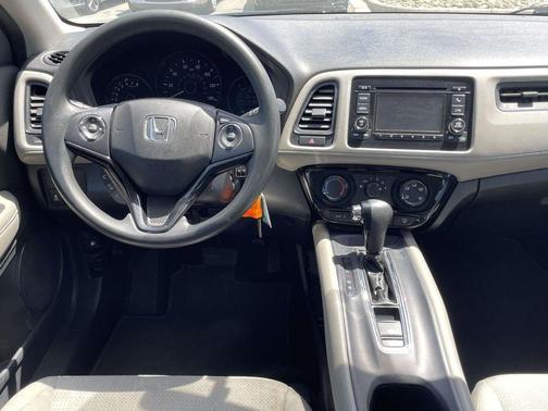 Lunar Silver Metallic 2021 Honda HR-V LX