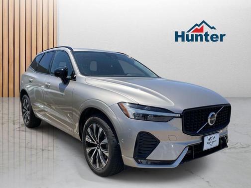 Bright 2025 Volvo XC60 B5 Plus