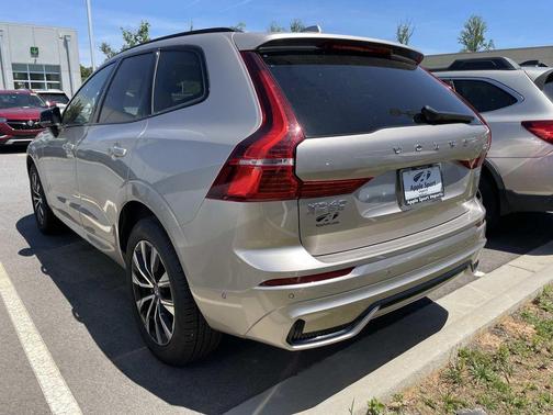 Bright 2025 Volvo XC60 B5 Plus