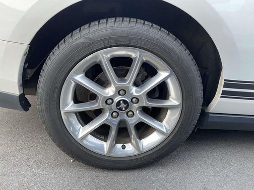 2011 Ford Mustang V6 Premium