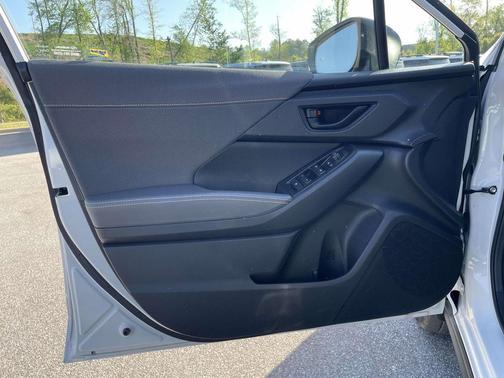 Crystal White Pearl 2025 Subaru Crosstrek Sport