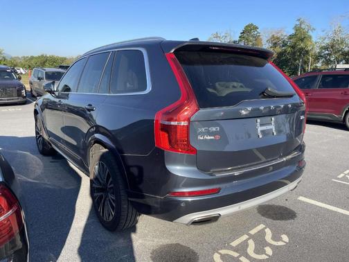 Denim Blue Metallic 2020 Volvo XC90 T5 Momentum 7 Passenger