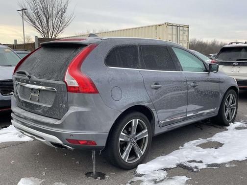 2017 Volvo XC60 T5 Dynamic