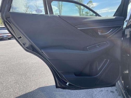 Crystal Black Silica 2024 Subaru Outback Touring XT