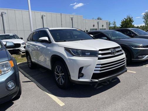 Blizzard Pearl 2019 Toyota Highlander XLE
