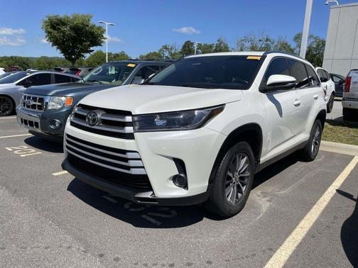Blizzard Pearl 2019 Toyota Highlander XLE