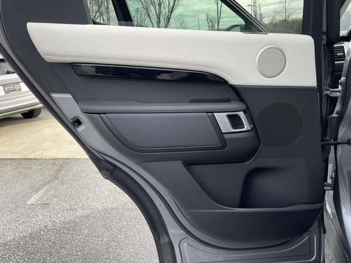 2025 Land Rover Discovery P300 S