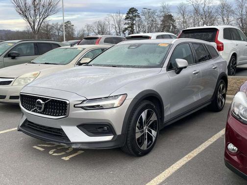2025 Volvo V60 Cross Country B5 Plus