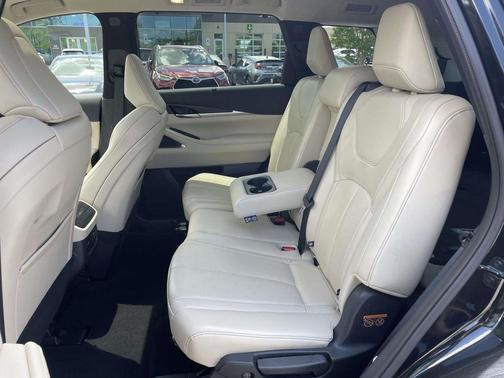 Mineral Black 2025 INFINITI QX60 SENSORY