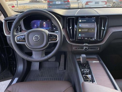 2023 Volvo XC60 B5 Plus Bright Theme