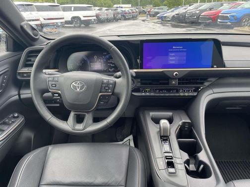 Oxygen White 2023 Toyota Crown Limited