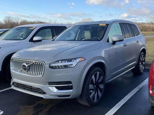 2024 Volvo XC90 Recharge Plug-In Hybrid T8 Ultimate 6-Seater