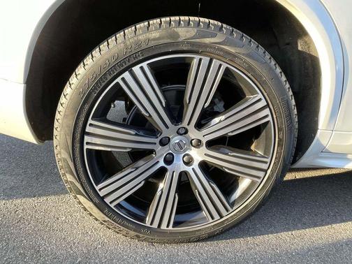 Crystal White Metallic 2023 Volvo XC90 B6 Ultimate 7-Seater