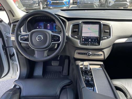 Crystal White Metallic 2023 Volvo XC90 B6 Ultimate 7-Seater