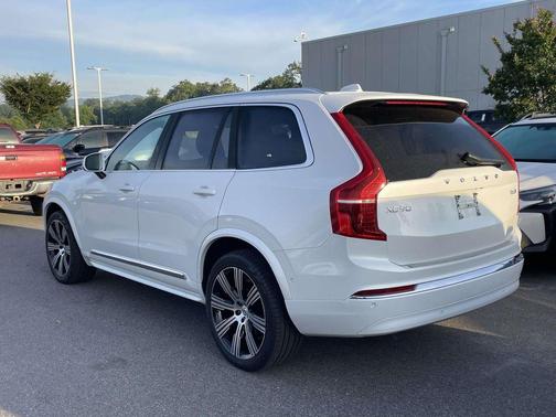 Crystal White Metallic 2023 Volvo XC90 B6 Ultimate 7-Seater