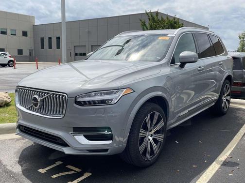 Metallic 2024 Volvo XC90 Recharge Plug-In Hybrid T8 Ultimate Bright Theme 7-Seater