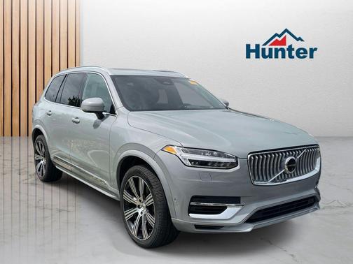 Metallic 2024 Volvo XC90 Recharge Plug-In Hybrid T8 Ultimate Bright Theme 7-Seater