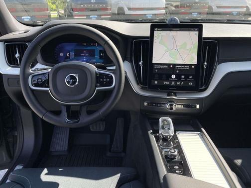 Forest Green 2026 Volvo XC60 Plug-In Hybrid T8 Ultra