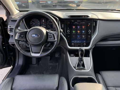 Crystal Black Silica 2022 Subaru Outback Limited