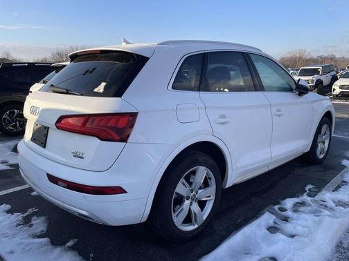 2018 Audi Q5 2.0T Premium Plus