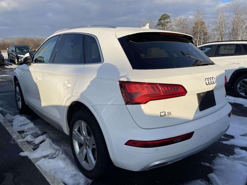 2018 Audi Q5 2.0T Premium Plus