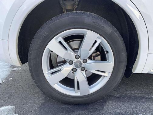 2018 Audi Q5 2.0T Premium Plus