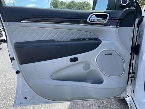 2019 Jeep Grand Cherokee Summit