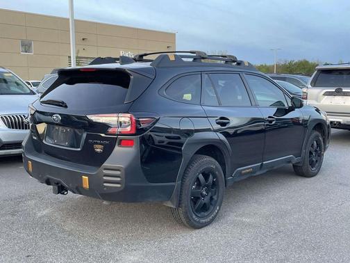 Crystal Black Silica 2025 Subaru Outback Wilderness