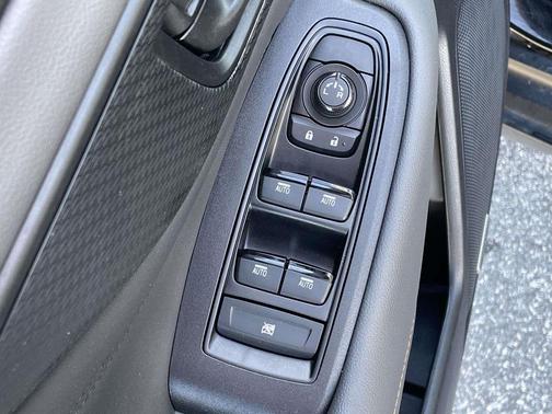 Crystal Black Silica 2025 Subaru Outback Wilderness