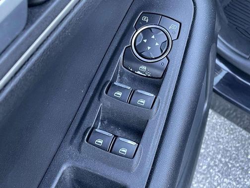Agate Black Metallic 2023 Ford Edge SEL