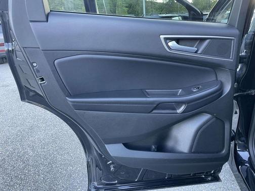 Agate Black Metallic 2023 Ford Edge SEL