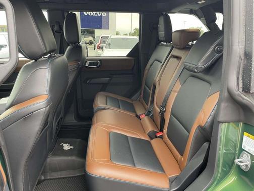 Eruption Green Metallic 2024 Ford Bronco Outer Banks