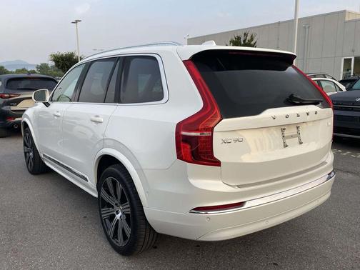 Crystal White Metallic 2023 Volvo XC90 Recharge Plug-In Hybrid T8 Plus 6-Seater