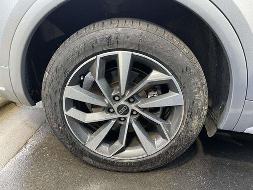 2024 Audi Q5 45 S line quattro Premium