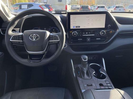 2023 Toyota Highlander Hybrid Limited