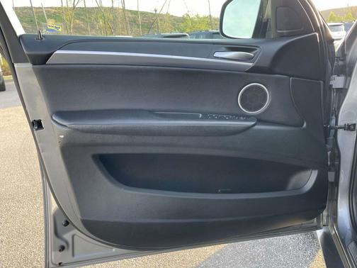 Space Gray Metallic 2014 BMW X6 M Base