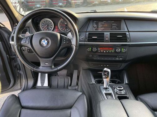 Space Gray Metallic 2014 BMW X6 M Base