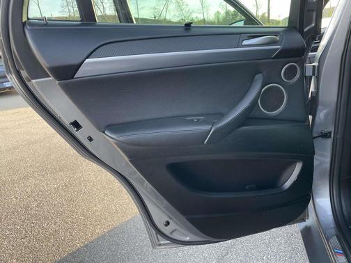 Space Gray Metallic 2014 BMW X6 M Base
