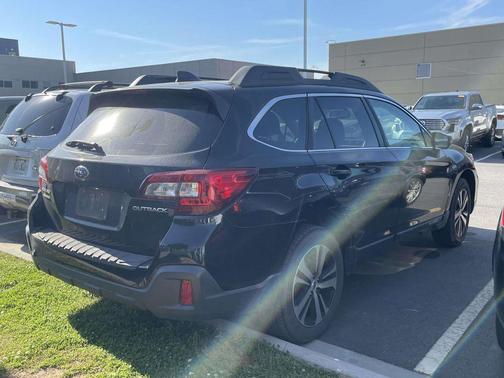 Crystal Black Silica 2018 Subaru Outback 2.5i Limited